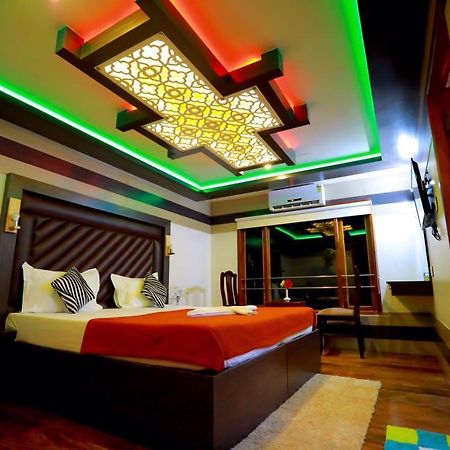 Indiavacationz Houseboats Hotel Alappuzha Exterior photo