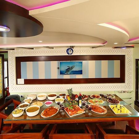 Indiavacationz Houseboats Hotel Alappuzha Exterior photo