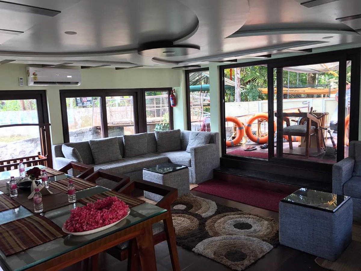 Indiavacationz Houseboats Hotel Alappuzha Exterior photo